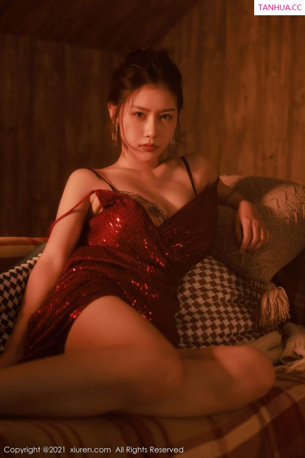 尹甜甜  [XiuRen]高清写真图 2021.12.20 No.4357 尹甜甜第15张图片